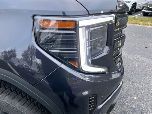 Used 2025 GMC Sierra 1500 Elevation image 11