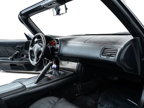 Used 2005 Honda S2000 image 21