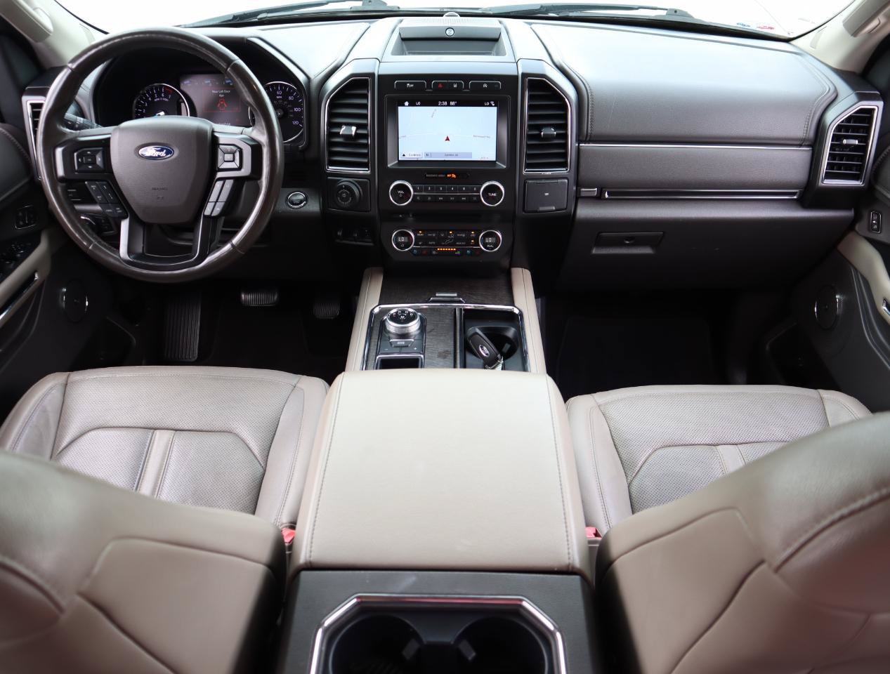Used 2018 Ford Expedition Limited w/ Equipment Group 301A RWD image 16