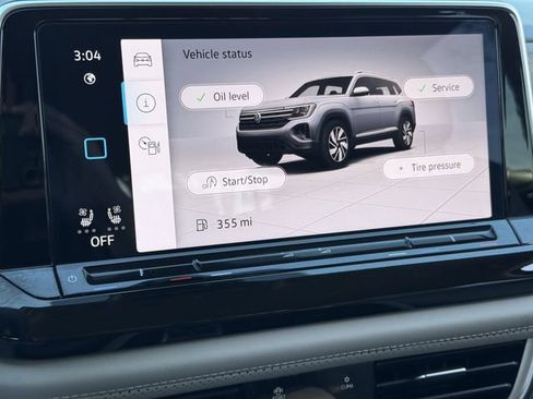 Used 2025 Volkswagen Atlas SE AWD/4WD image 15