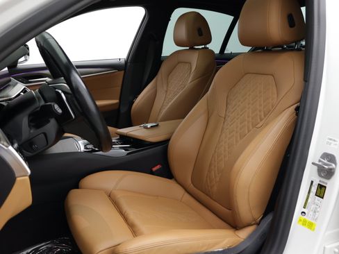 Used 2021 BMW 540i w/ Premium Package RWD image 17
