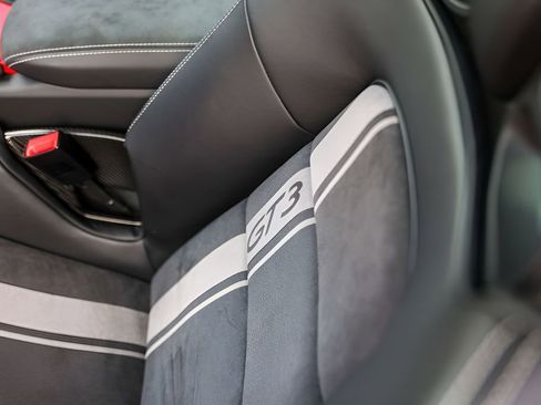 Used 2018 Porsche 911 GT3 RWD image 14