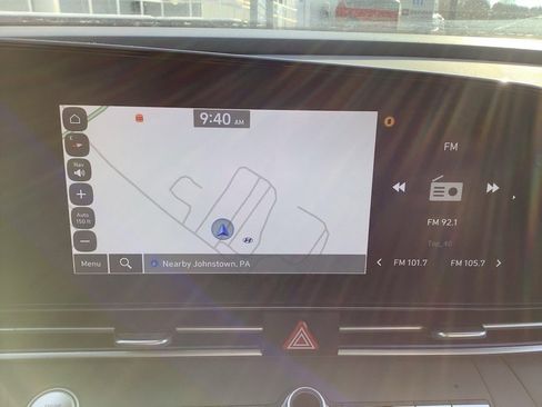 Used 2025 Hyundai Elantra SEL image 19