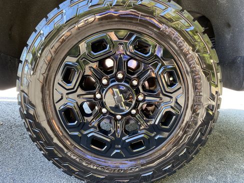 Used 2024 Chevrolet Silverado 2500 LTZ w/ LTZ Plus Package AWD/4WD image 48