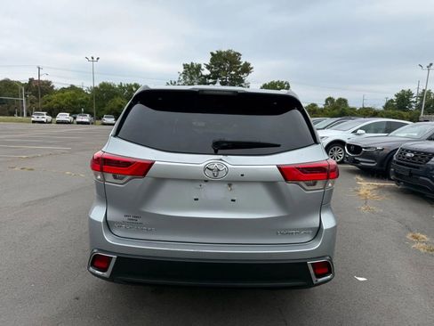 Used 2017 Toyota Highlander Limited image 5