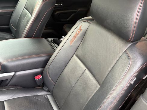 Used 2021 Nissan Titan PRO-4X w/ Pro-4x Convenience Package image 34