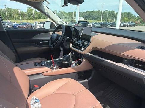 Used 2026 Toyota Grand Highlander AWD image 8