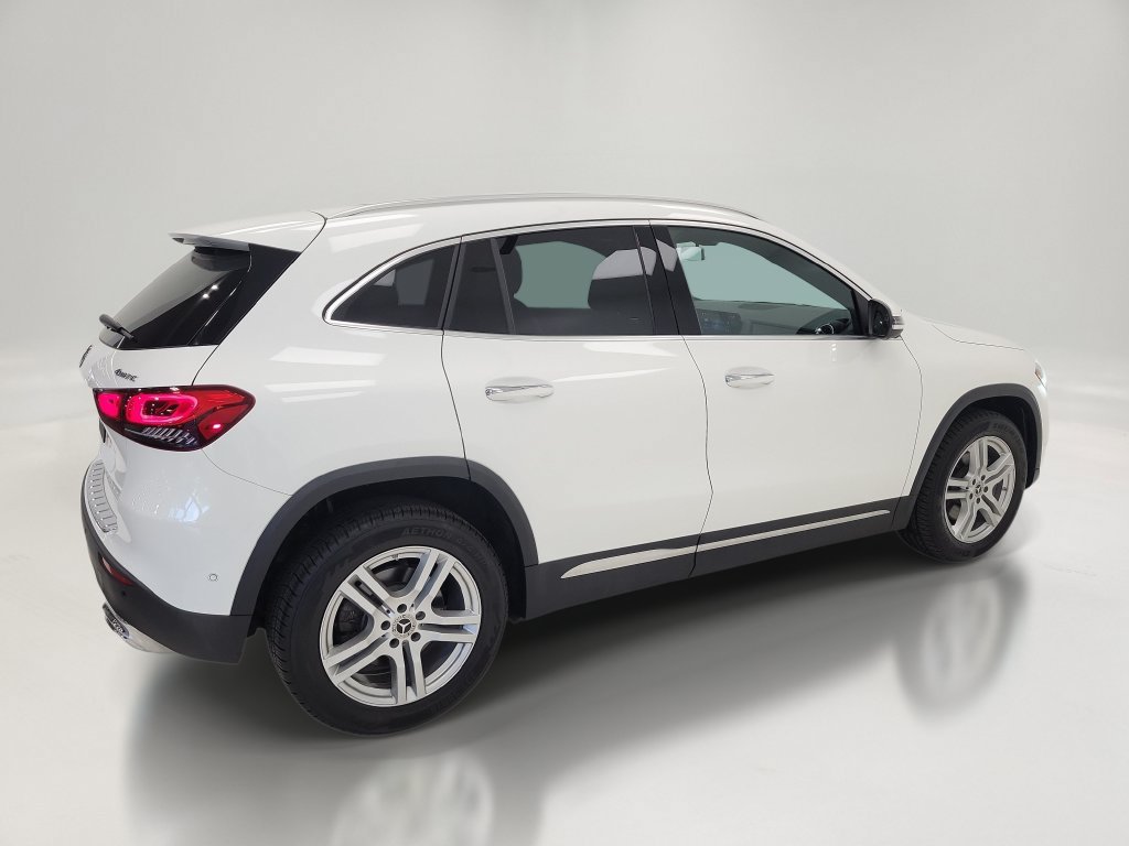 Used 2023 Mercedes-Benz GLA 250 4MATIC w/ Premium Package image 7