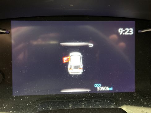 Used 2024 Toyota RAV4 XLE w/ Convenience Package FWD image 10