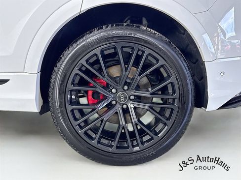 Used 2024 Audi SQ8 Prestige w/ Prestige Package AWD/4WD image 40