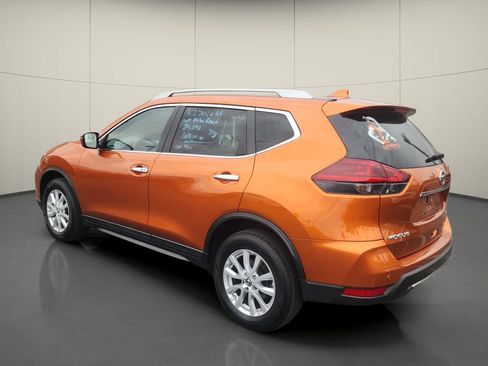 Used 2019 Nissan Rogue SV AWD/4WD image 5