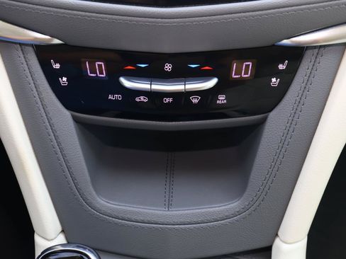 Used 2020 Cadillac XT5 Premium Luxury FWD image 30