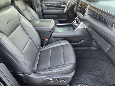 Used 2024 GMC Yukon XL Denali image 11