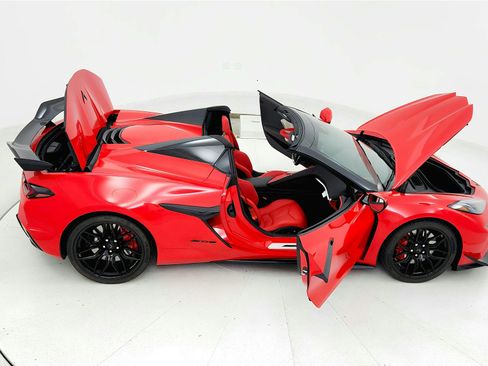 Used 2024 Chevrolet Corvette Z06 image 23