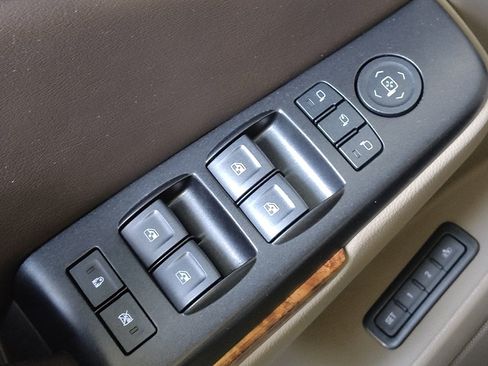Used 2018 Chevrolet Tahoe Premier w/ Max Trailering Package RWD image 27