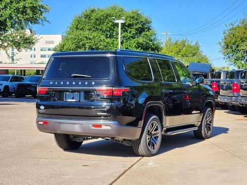 Certified 2022 Jeep Wagoneer Series III w/ Rear Seat Video Group 1 AWD/4WD image 7