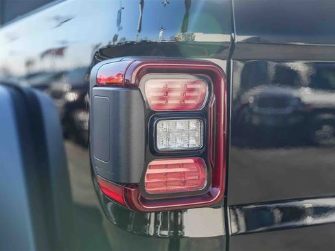 New 2026 Jeep Gladiator Mojave image 7