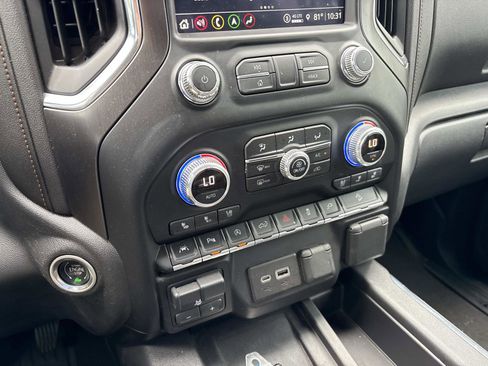 Used 2021 GMC Sierra 1500 AT4 w/ AT4 Premium Package AWD/4WD image 23