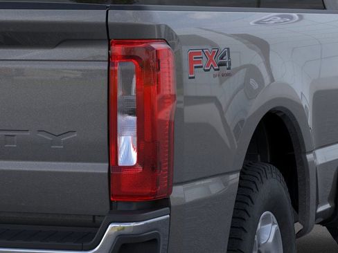 New 2026 Ford F350 XLT w/ FX4 Off-Road Package image 21