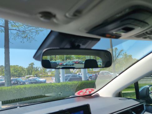 Certified 2025 Toyota Corolla LE image 27