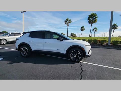 New 2026 Chevrolet Equinox EV LT image 22