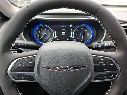 Used 2026 Chrysler Pacifica Select FWD image 14