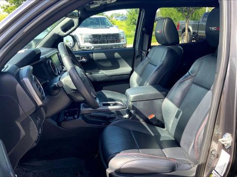 Used 2020 Toyota Tacoma TRD Pro AWD/4WD image 9