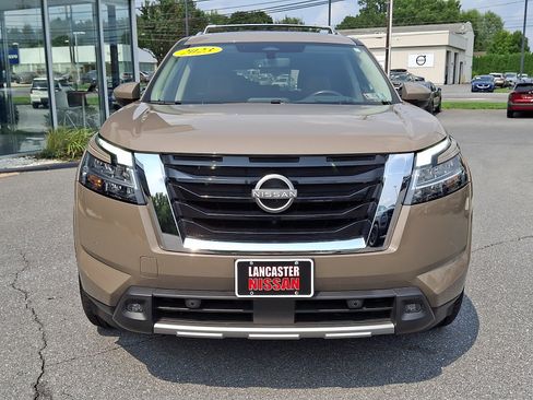 Certified 2023 Nissan Pathfinder Platinum w/ Cargo Package AWD/4WD image 2