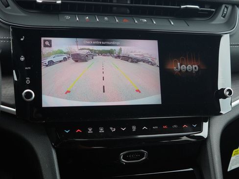 New 2026 Jeep Grand Cherokee Altitude AWD/4WD image 22