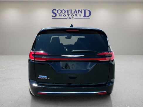 Used 2025 Chrysler Pacifica Select FWD image 7