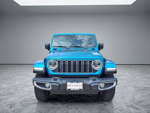 Used 2024 Jeep Wrangler Unlimited Sahara w/ Technology Group AWD/4WD image 2