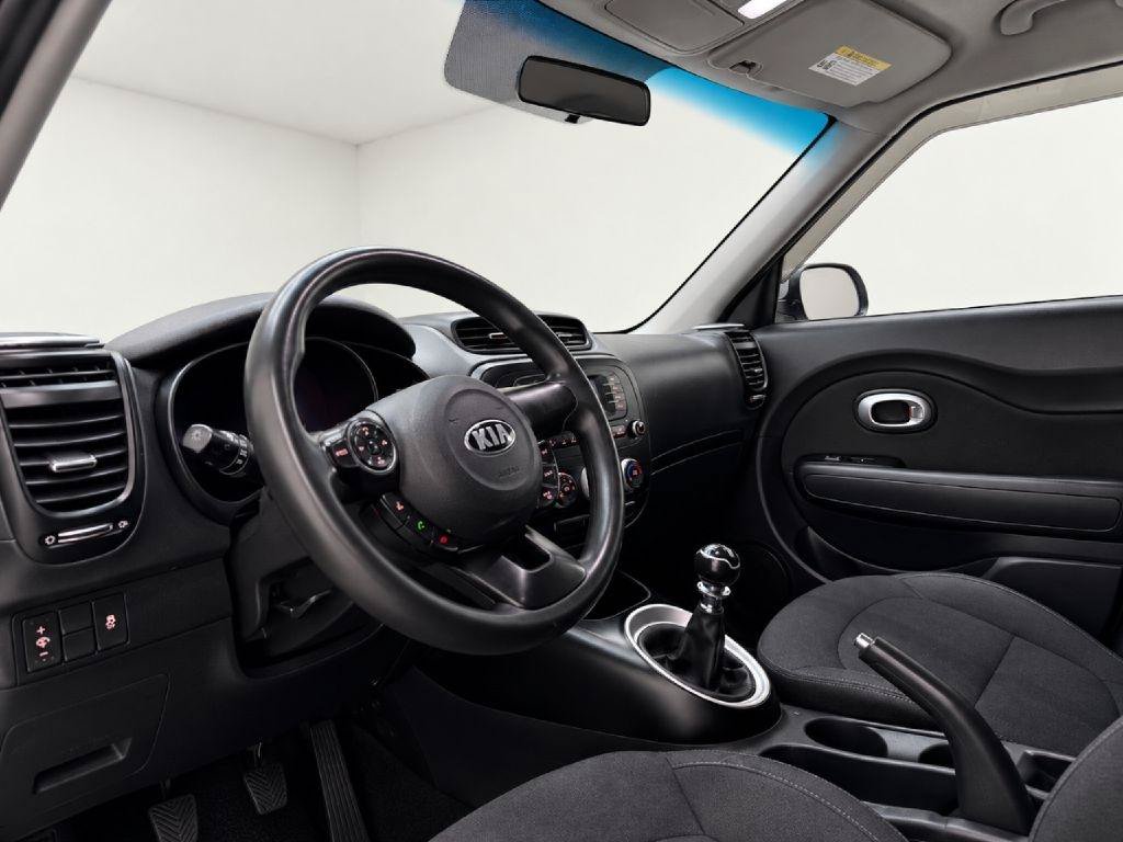 Used 2016 Kia Soul FWD image 35