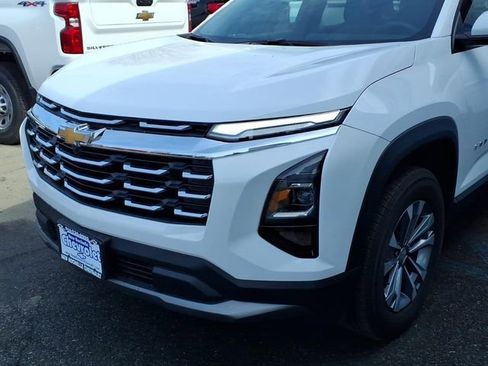 Used 2025 Chevrolet Equinox LT w/ Convenience Package II image 7