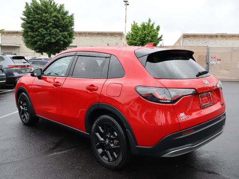 Used 2023 Honda HR-V Sport image 6