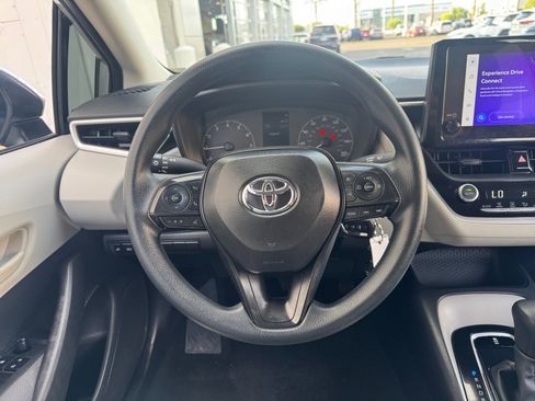 Used 2025 Toyota Corolla LE FWD image 9