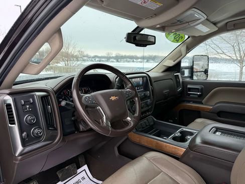 Used 2019 Chevrolet Silverado 2500 LTZ w/ Duramax Plus Package image 10