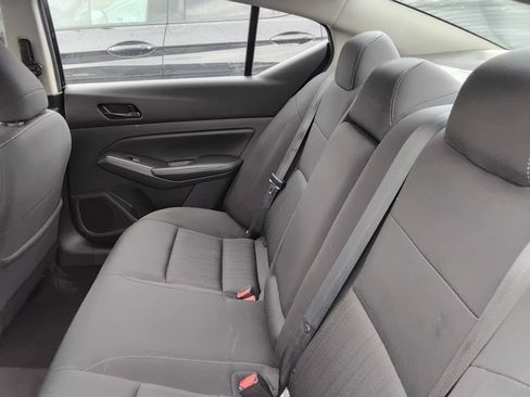 Used 2024 Nissan Altima 2.5 SV FWD image 11