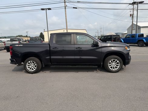 Used 2022 Chevrolet Silverado 1500 RST AWD/4WD image 13