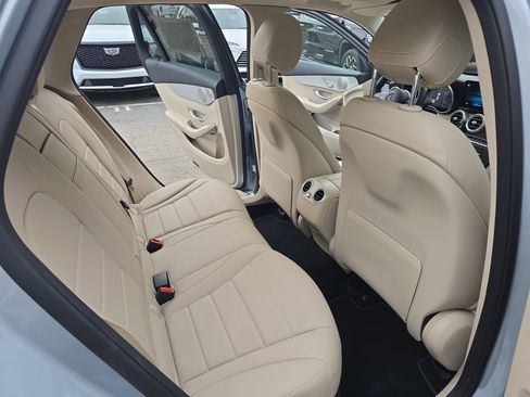 Used 2022 Mercedes-Benz GLC 300 4MATIC image 11