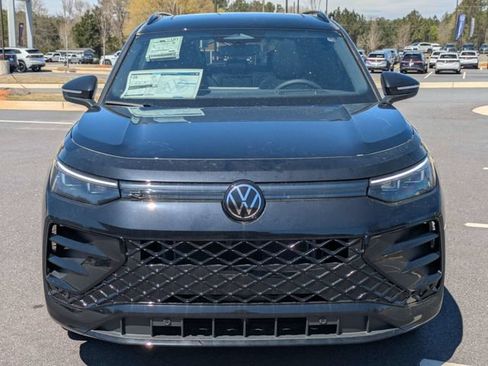 New 2026 Volkswagen Tiguan SE R-Line FWD image 8