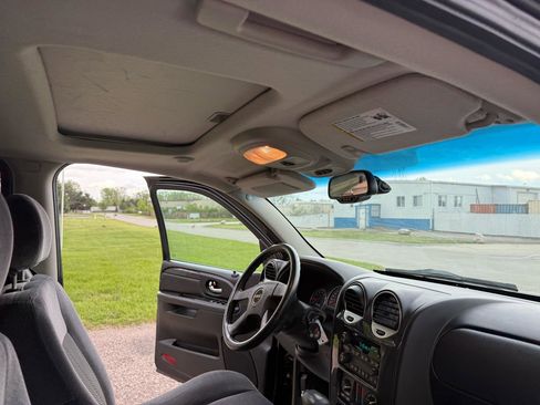 Used 2009 GMC Envoy SLE w/ Sun And Sound Package AWD/4WD image 32