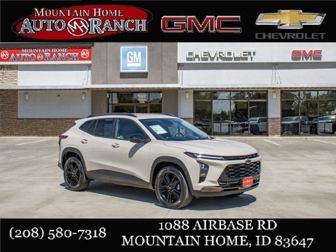 Used 2026 Chevrolet Trax ACTIV w/ Driver Confidence Package FWD image 1