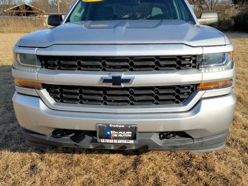 Used 2017 Chevrolet Silverado 1500 Custom w/ Custom Convenience Package image 2