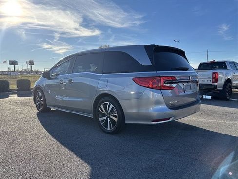 Used 2024 Honda Odyssey Touring image 3