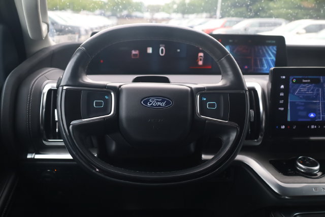 Used 2025 Ford Expedition Max Platinum AWD/4WD image 13
