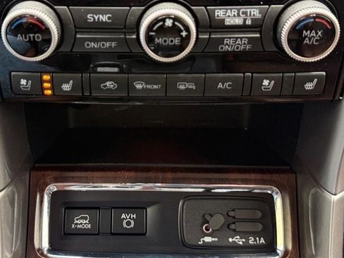Used 2019 Subaru Ascent Touring AWD/4WD image 25