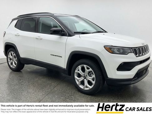 Used 2025 Jeep Compass Latitude image 1