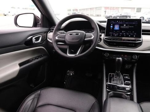 Used 2025 Jeep Compass Limited AWD/4WD image 21