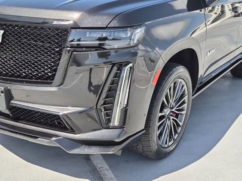 Certified 2024 Cadillac Escalade V w/ LPO, Floor Liner Package image 10