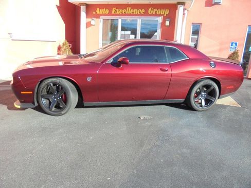Used 2020 Dodge Challenger SRT Hellcat image 4
